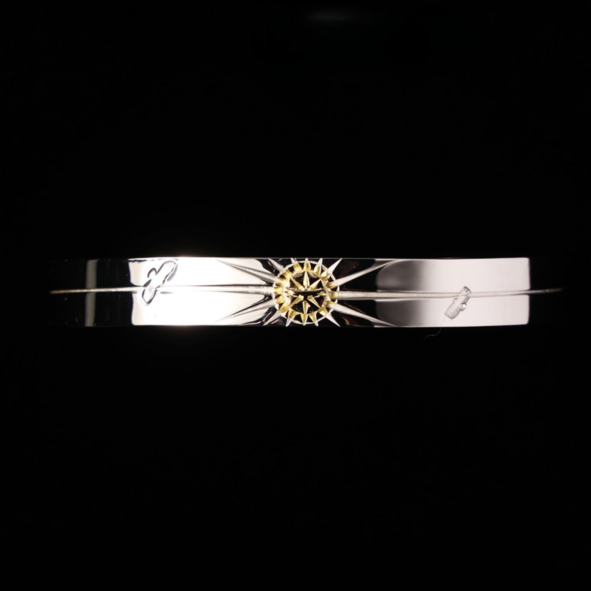 【原宿本店先行販売】太陽彫り平打ちバングルK18メタル付き 8mm板