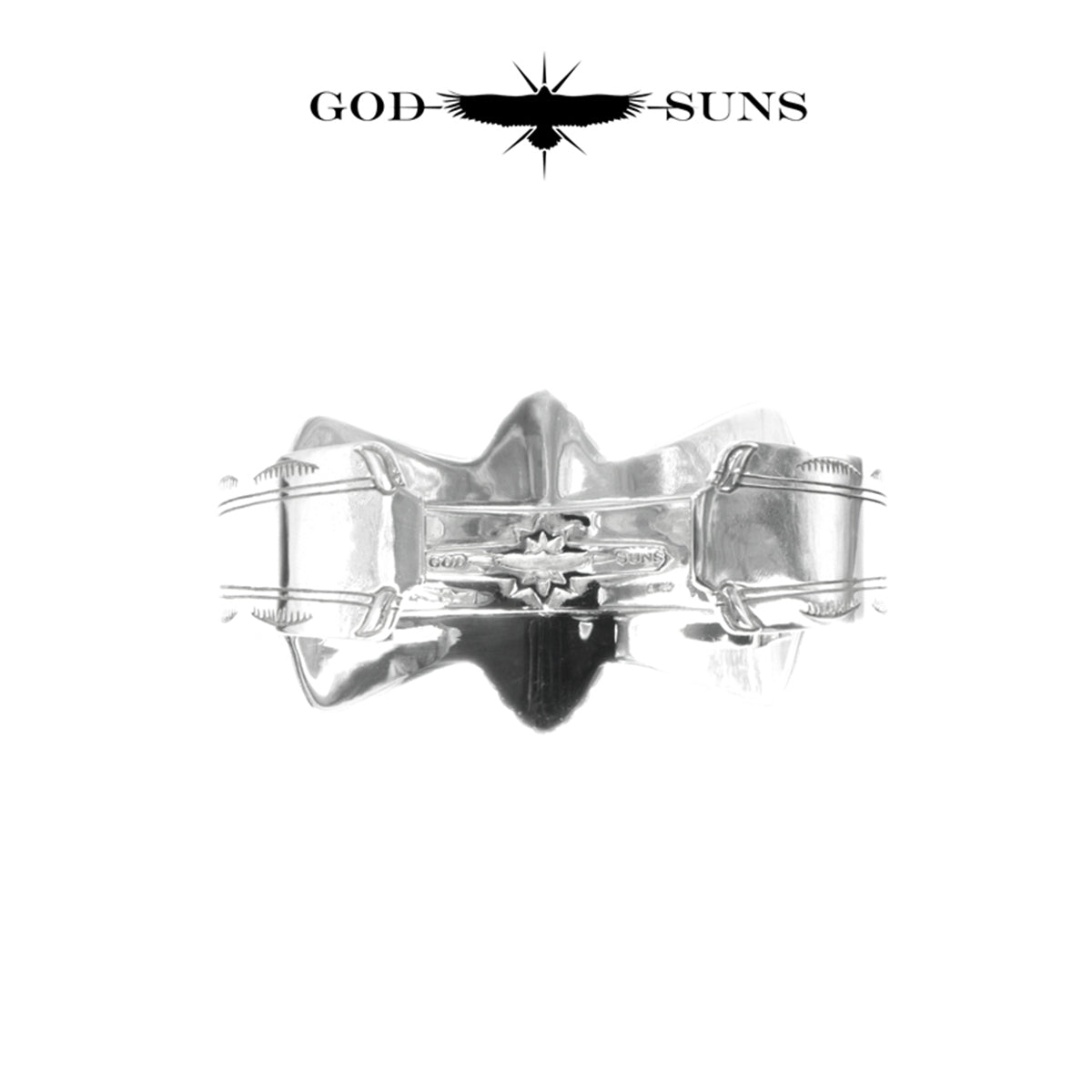 CONCHO CROSS BANGLE