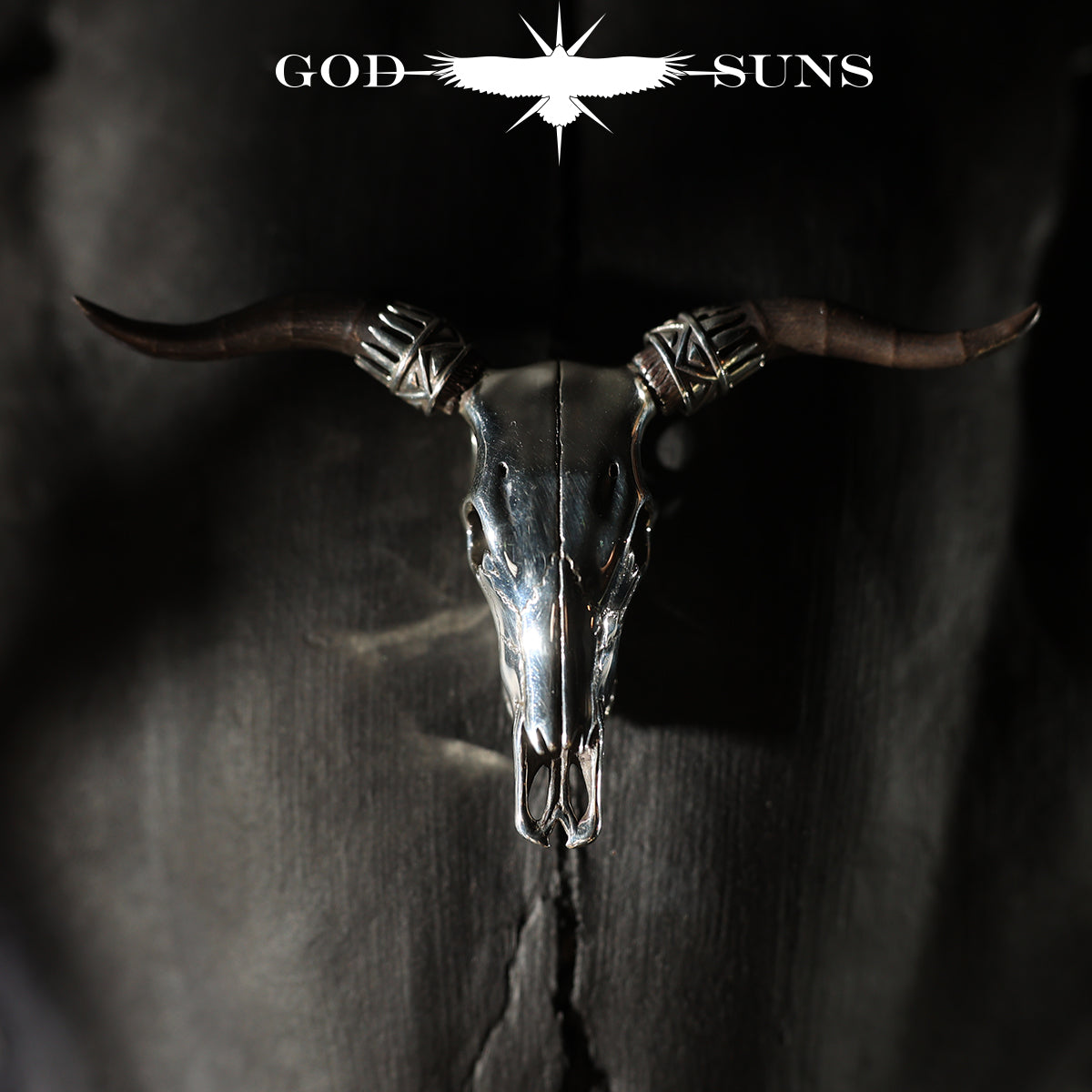 ロングホーンスカルペンダント ~SV角タイプ×SV角パーツ(バンダナ)付き~ 大