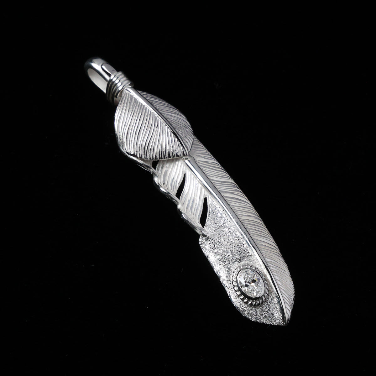 特大プラチナハートフェザープラチナ縄"ラボグラウンダイヤモンド"(左向き)ダイヤモンド-ダスト加工