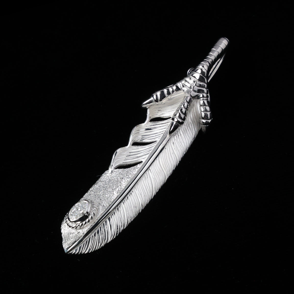 特大プラチナ爪フェザープラチナ縄"ラボグラウンダイヤモンド"(左向き)ダイヤモンド-ダスト加工