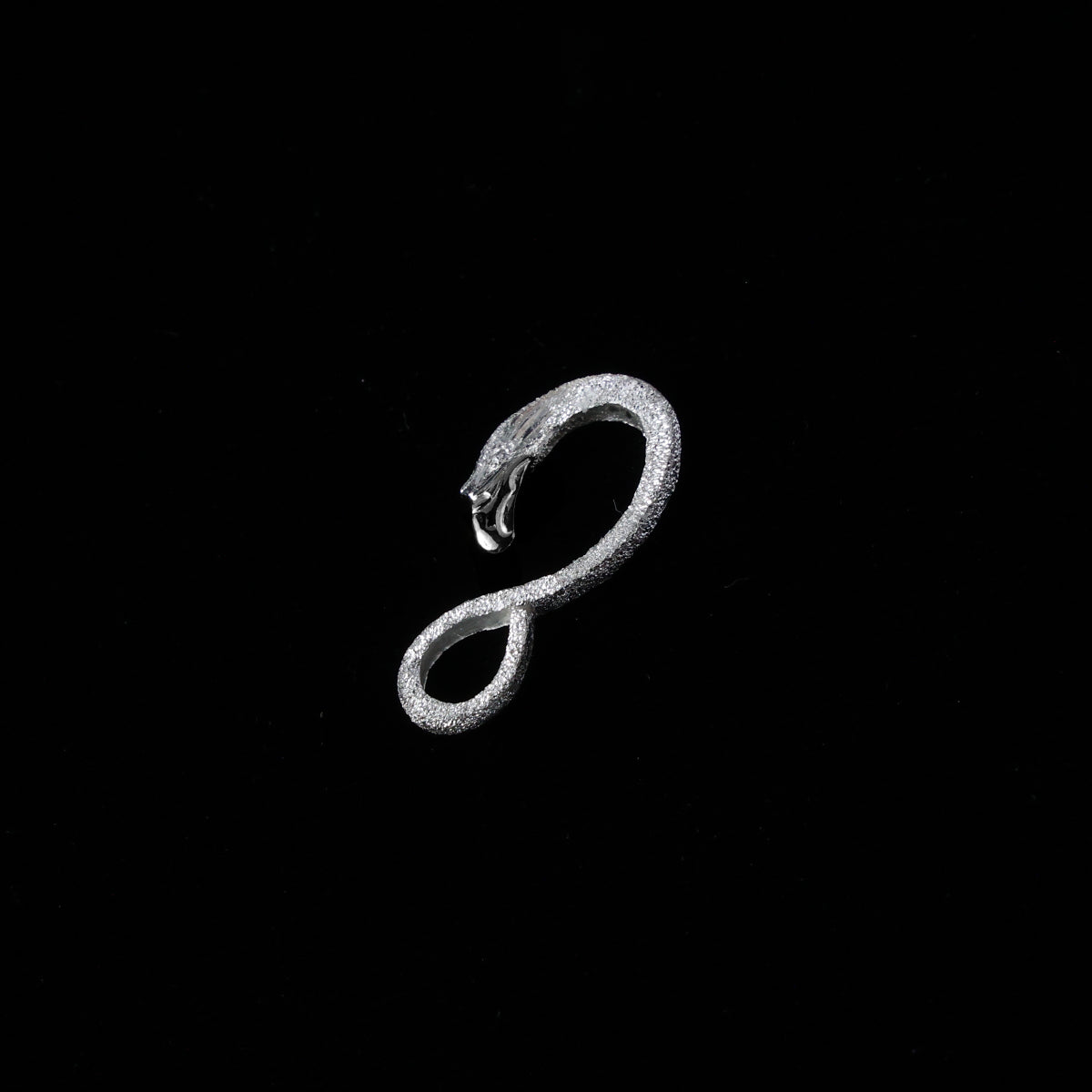 イーグルフェイスフック口プラチナイーグルフェイスフック特大両目"ラボグラウンダイヤモンド"（雄）ダイヤモンド-ダスト加工