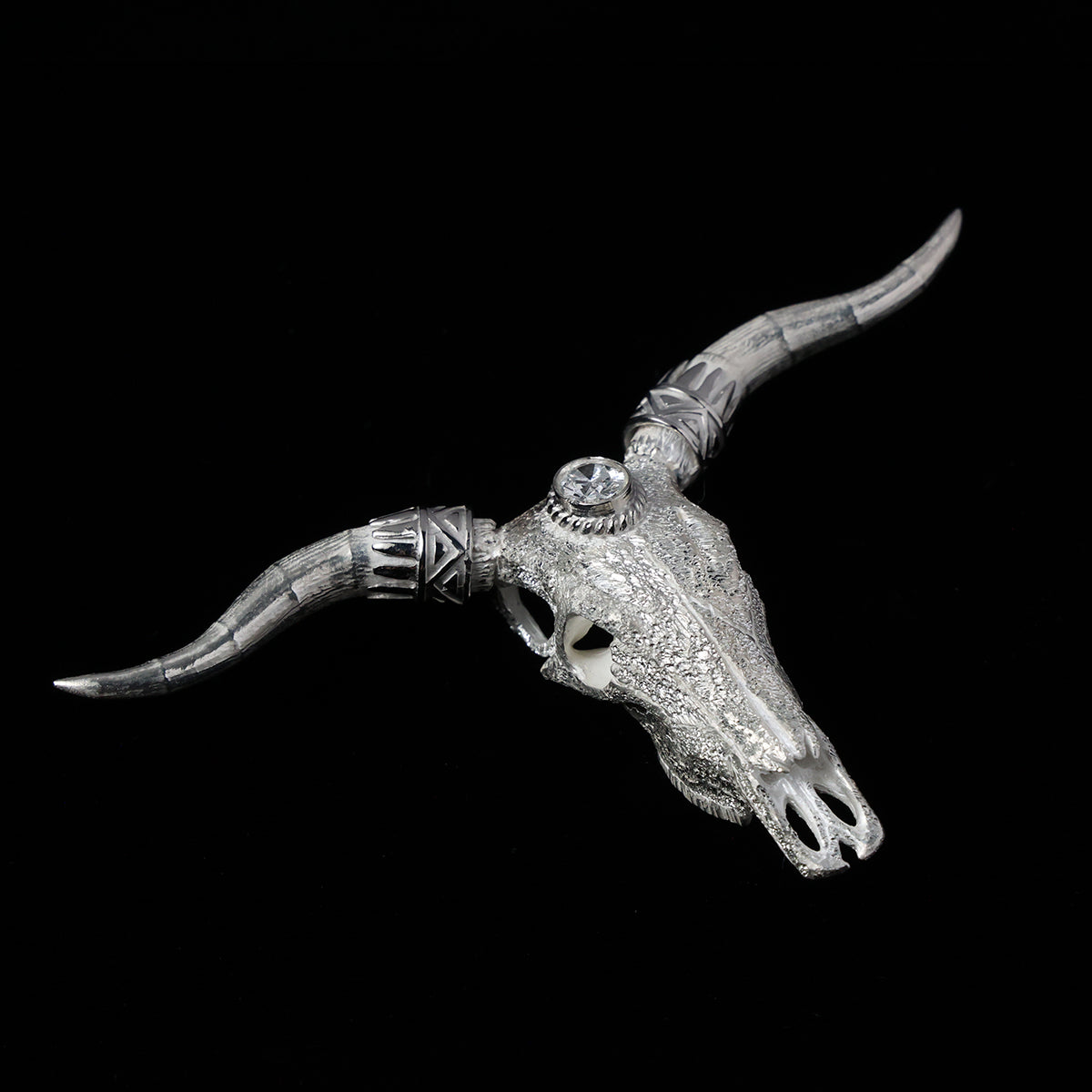 ロングホーンスカルペンダント大プラチナ縄"ラボグラウンダイヤモンド"〜SV角×プラチナ角パーツ(バンダナ)付き ダイヤモンド-ダスト加工〜