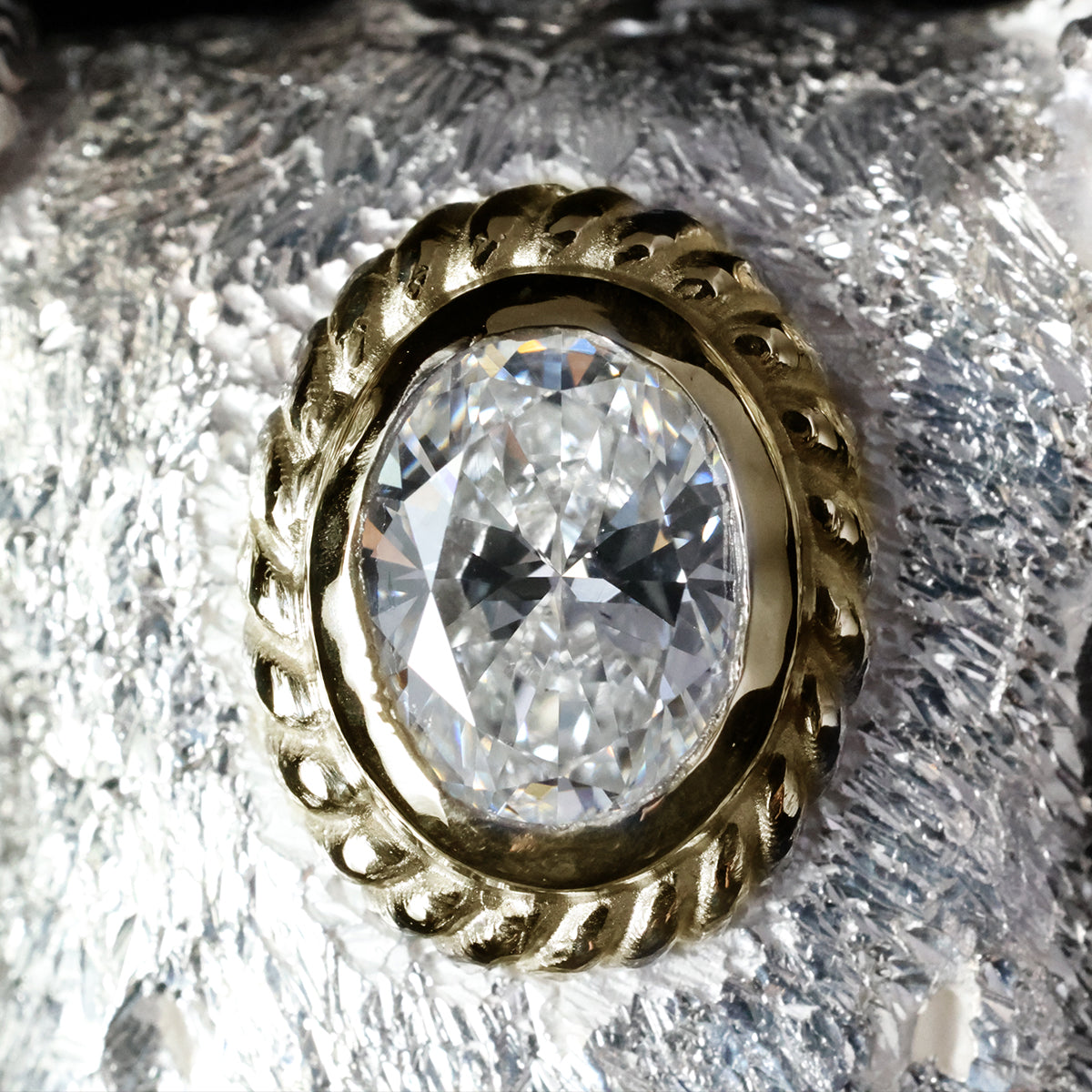 ロングホーンスカルペンダント大金縄"ラボグラウンダイヤモンド"〜SV角×K18角パーツ(バンダナ)付き ダイヤモンド-ダスト加工〜