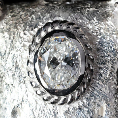 ロングホーンスカルペンダント大プラチナ縄"ラボグラウンダイヤモンド"〜SV角×プラチナ角パーツ(バンダナ)付き ダイヤモンド-ダスト加工〜