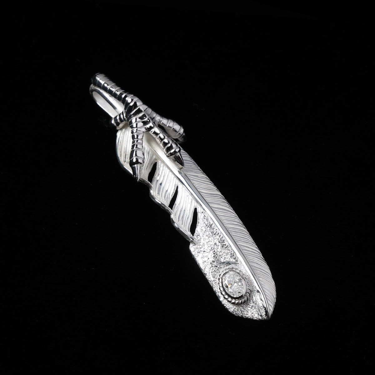 プラチナ爪フェザーLLプラチナ縄"ラボグラウンダイヤモンド"(左向き)ダイヤモンド-ダスト加工