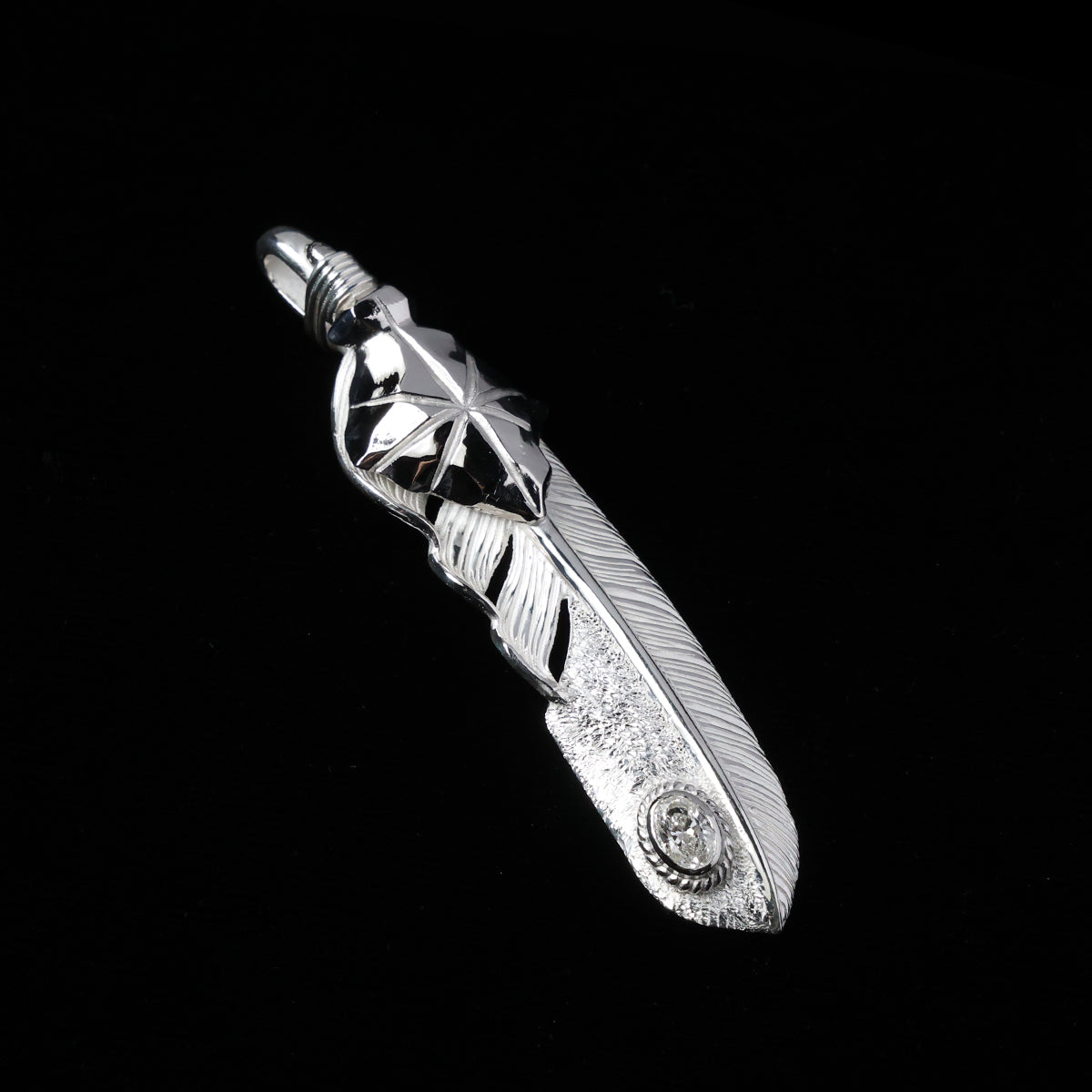 PT矢尻フェザーLLプラチナ縄"ラボグラウンダイヤモンド"(左向き)ダイヤモンド-ダスト加工