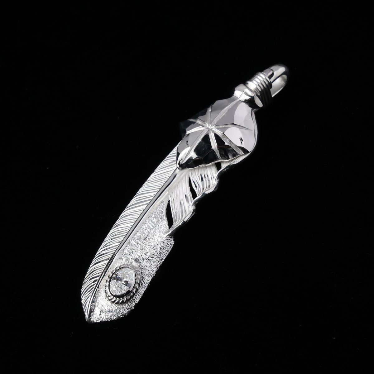 特大PT矢尻フェザープラチナ縄"ラボグラウンダイヤモンド"(右向き)ダイヤモンド-ダスト加工